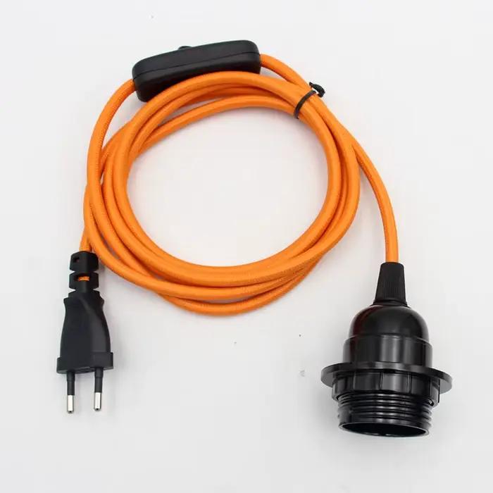 Câble en tissu flexible avec prise ue