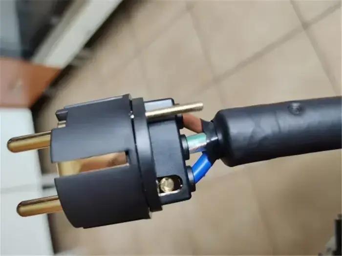 Câble d'Alimentation HIFI EU Schuko avec Directions Améliorées