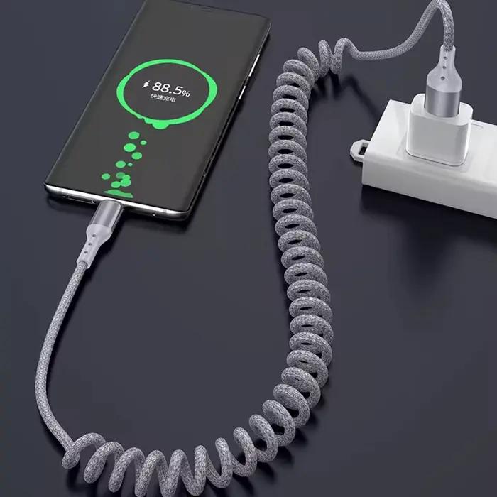 Câble USB-C enroulable pour voiture