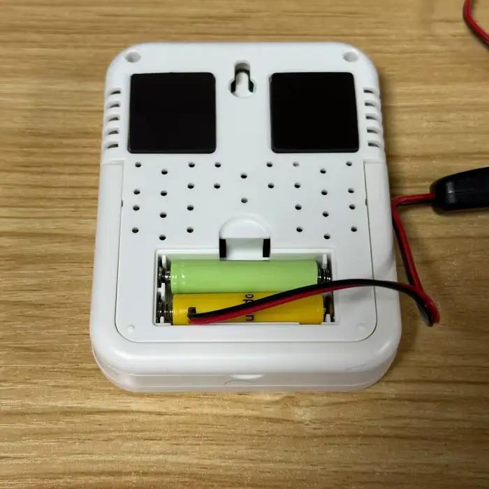 Câble éliminateur de batterie AA