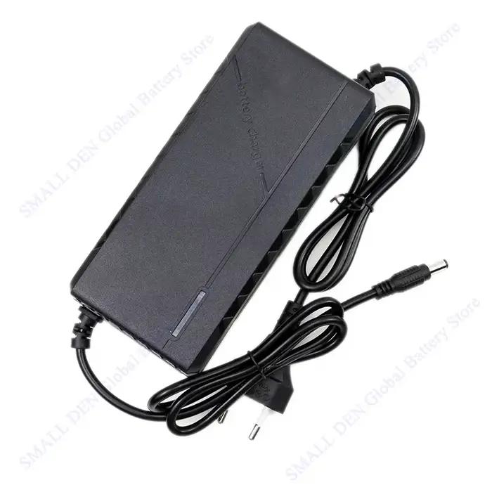 Chargeur intelligent de batterie au Lithium 54.6V 2A/3A/5A AC100-240V avec ventilateur pour 13S 48V 20A 30A e-deux roues