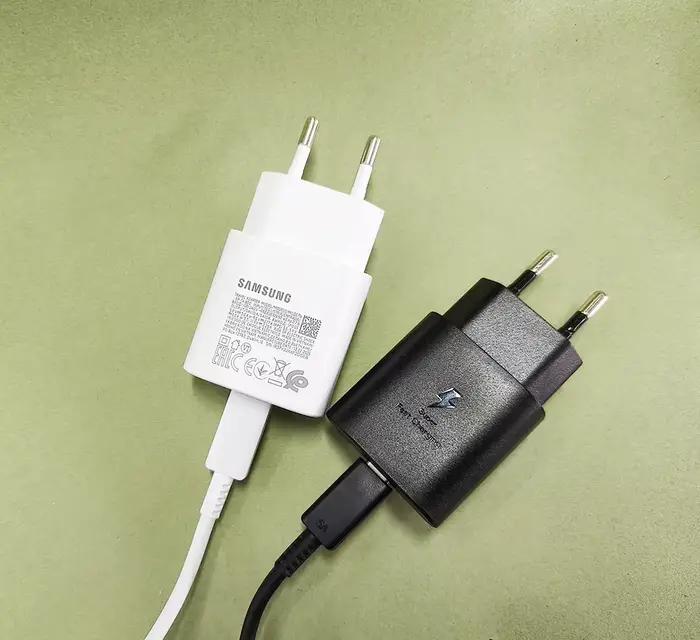 Chargeur Samsung 25W Super Rapide Adaptateur de Charge Câble Type C pour Téléphone Galaxy S20 S21 S22 S23 S24 S25 Ultra S26 Z Flip Fold 6 5 A55 M36 Occasions Spéciales Recharge Rapide Travail Études Voyage