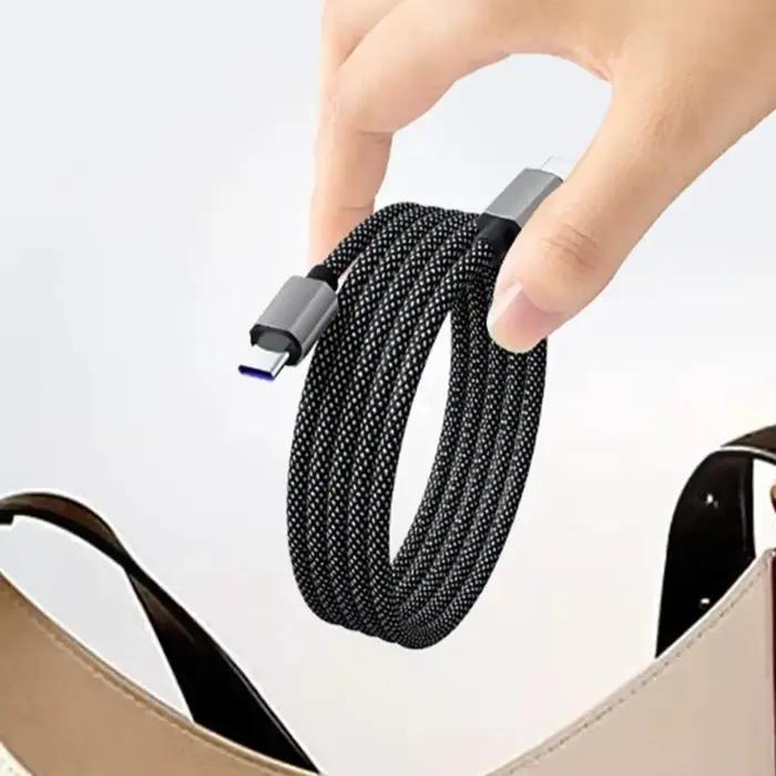 Câble USB C vers USB C à enroulement magnétique