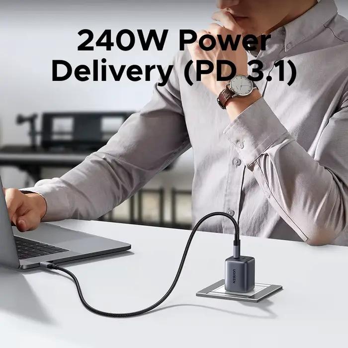 Câble UGREEN USB4 Type C vers Type C PD240W