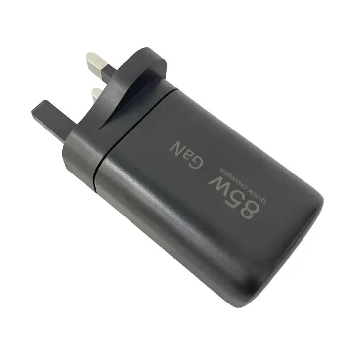 Un système de charge super rapide à trois ports avec une puissance totale de 85 W